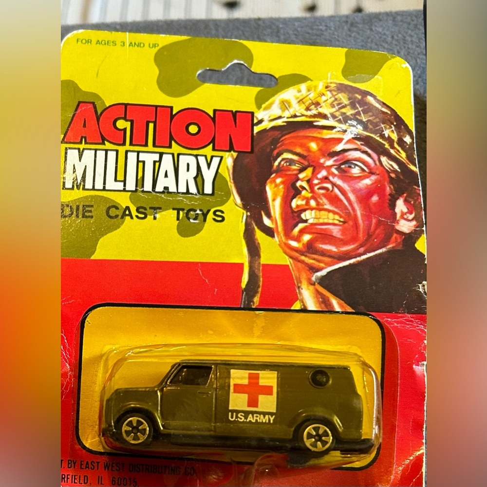 Vintage U.S.Army truck. Still in packaging.